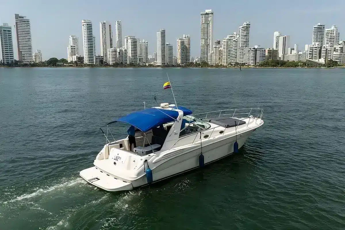 Alquiler de yate Sea Ray 42 pies en Cartagena de Indias